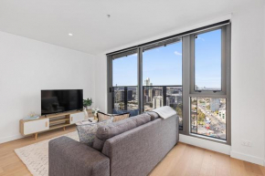Central Southbank 2BR Apt w Stunning City Views!